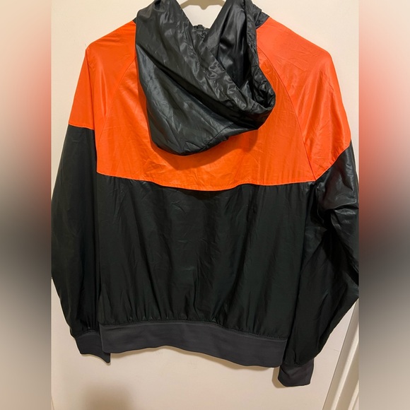 Vintage Nike windbreaker. - Picture 2 of 3